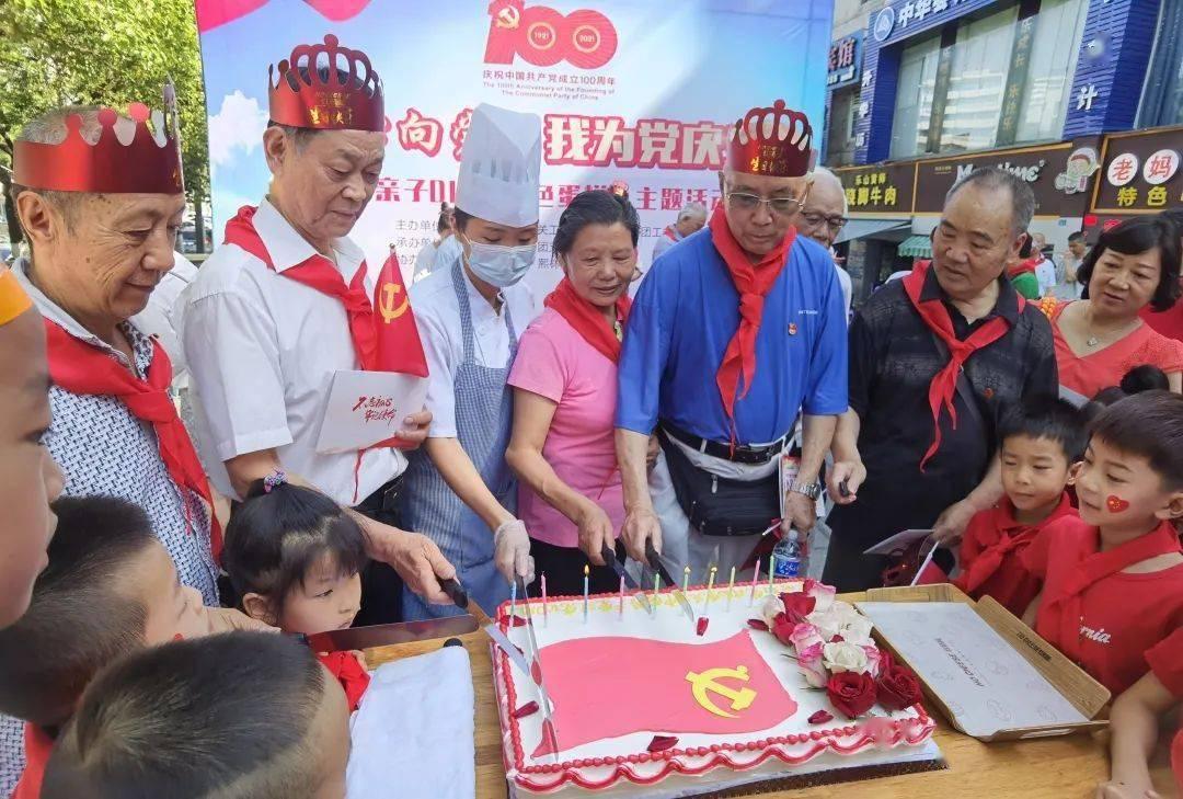 晚到却是“王炸”!红旗EH7曝光,百公里加速3.9秒